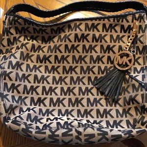 Micheal Kors purse